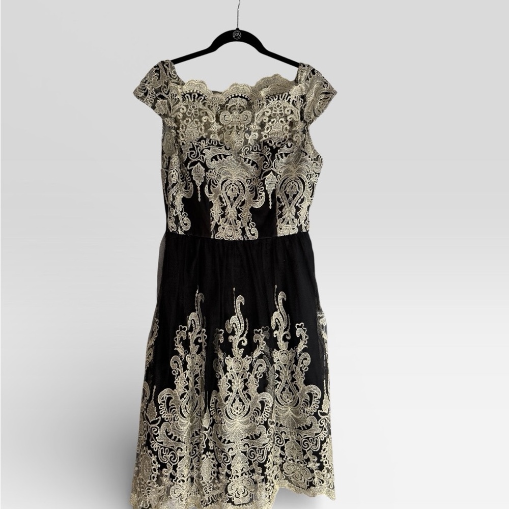 Chic Black and Cream Lace Midi Dress